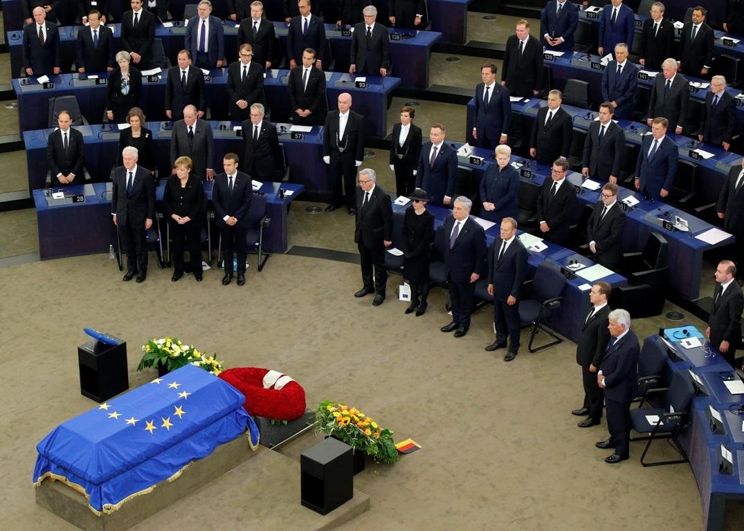 Pohreb: Nemec a Európan Kohl