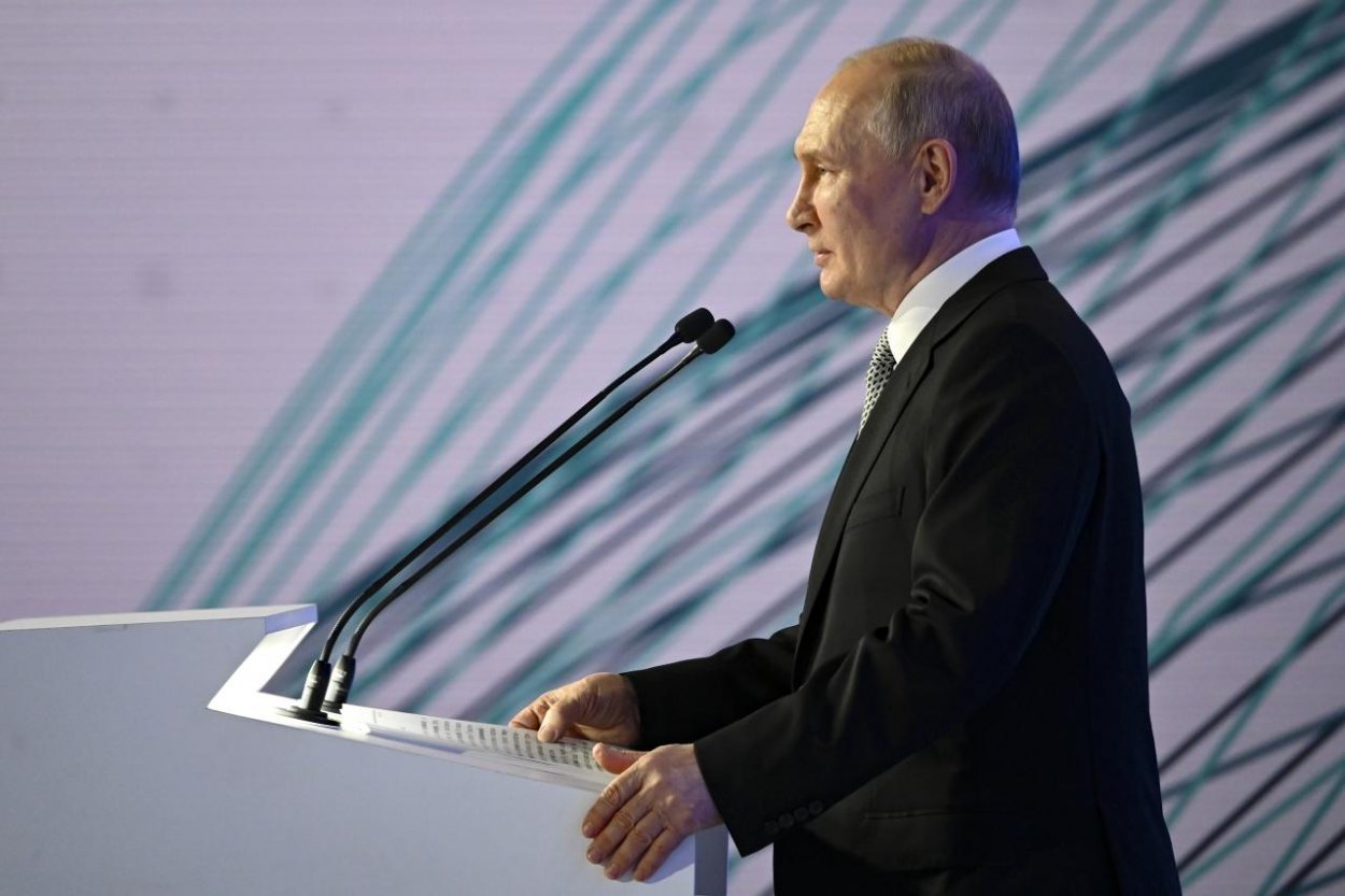 Rusko je na útok kazetovou muníciou pripravené reagovať rovnako, vyhlásil Putin