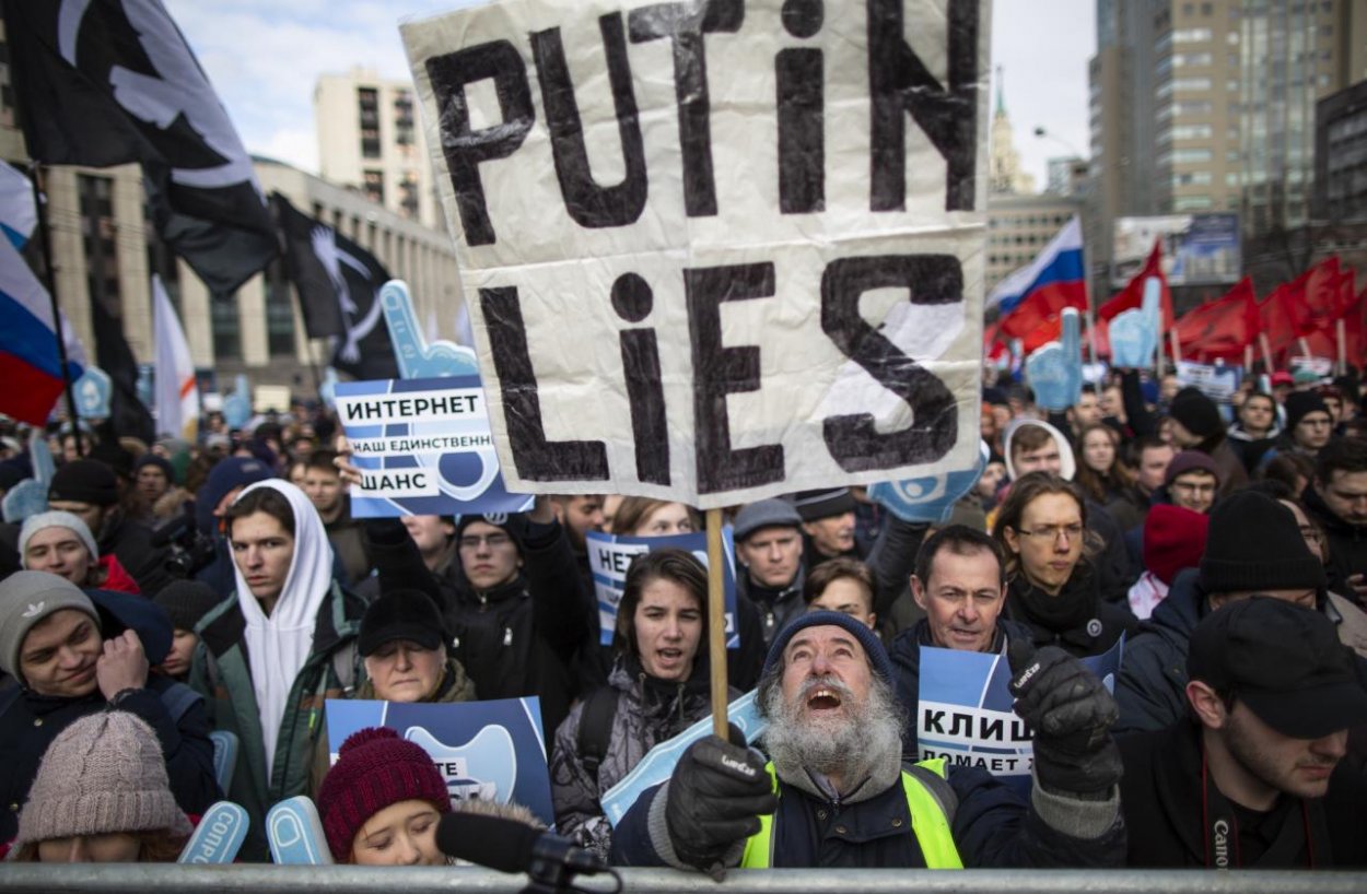 Internet v rukách Kremľa? Cenzúra, tresty za urážku Putina a iné „náhubkové“ zákony