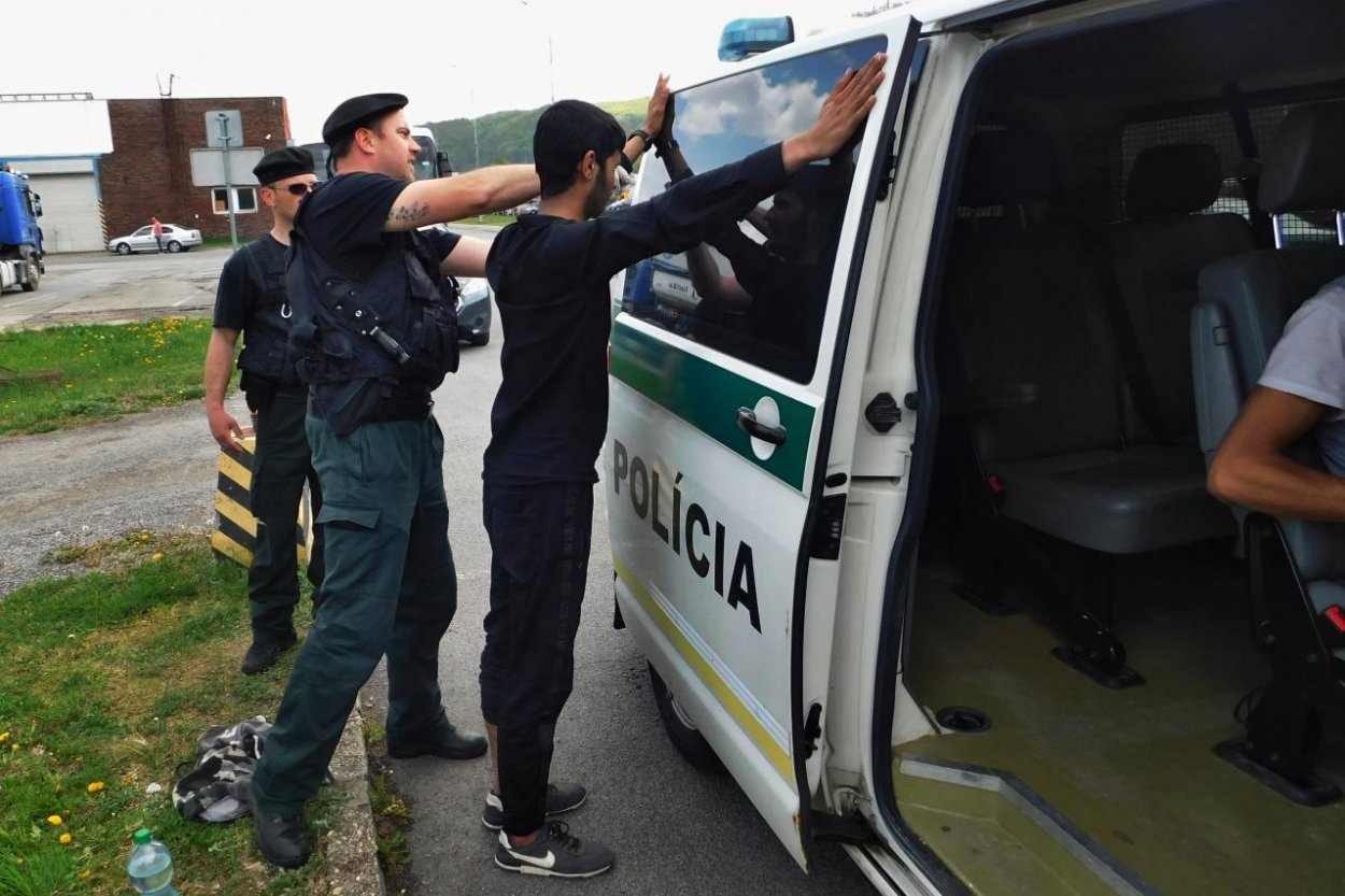 Polícia zadržala na našej hranici s Ukrajinou nelegálnych migrantov