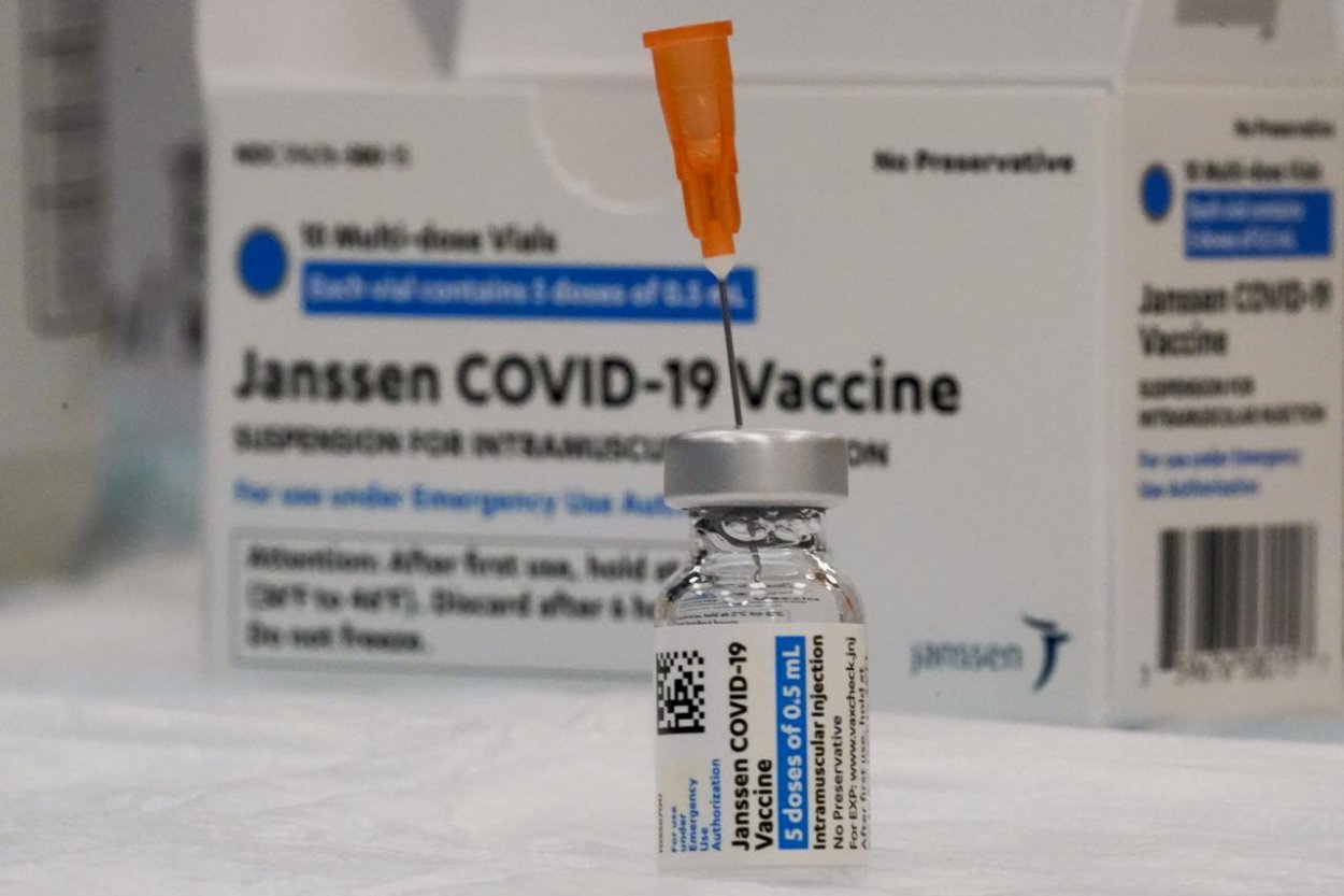 Vakcínou Johnson & Johnson by sa mohlo začať očkovať o dva týždne
