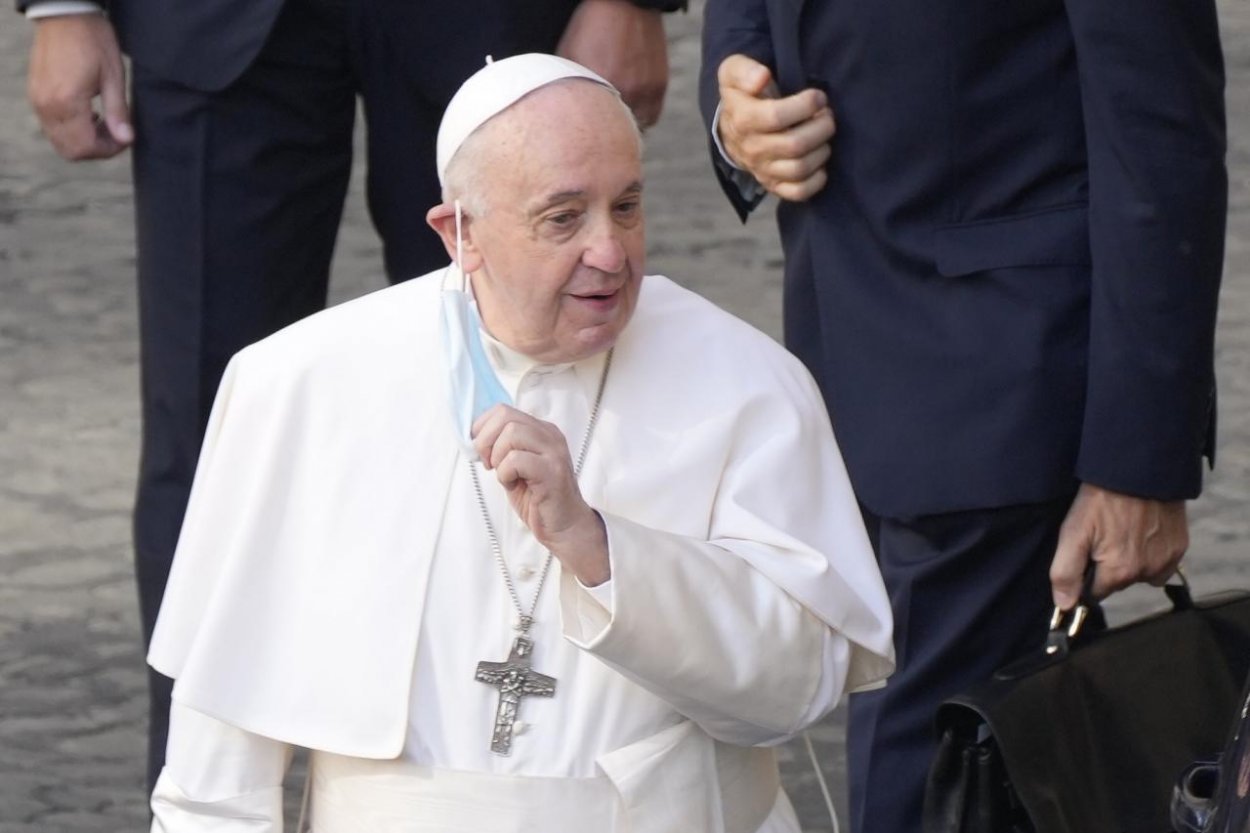 Pápež František podstúpi plánovanú operáciu