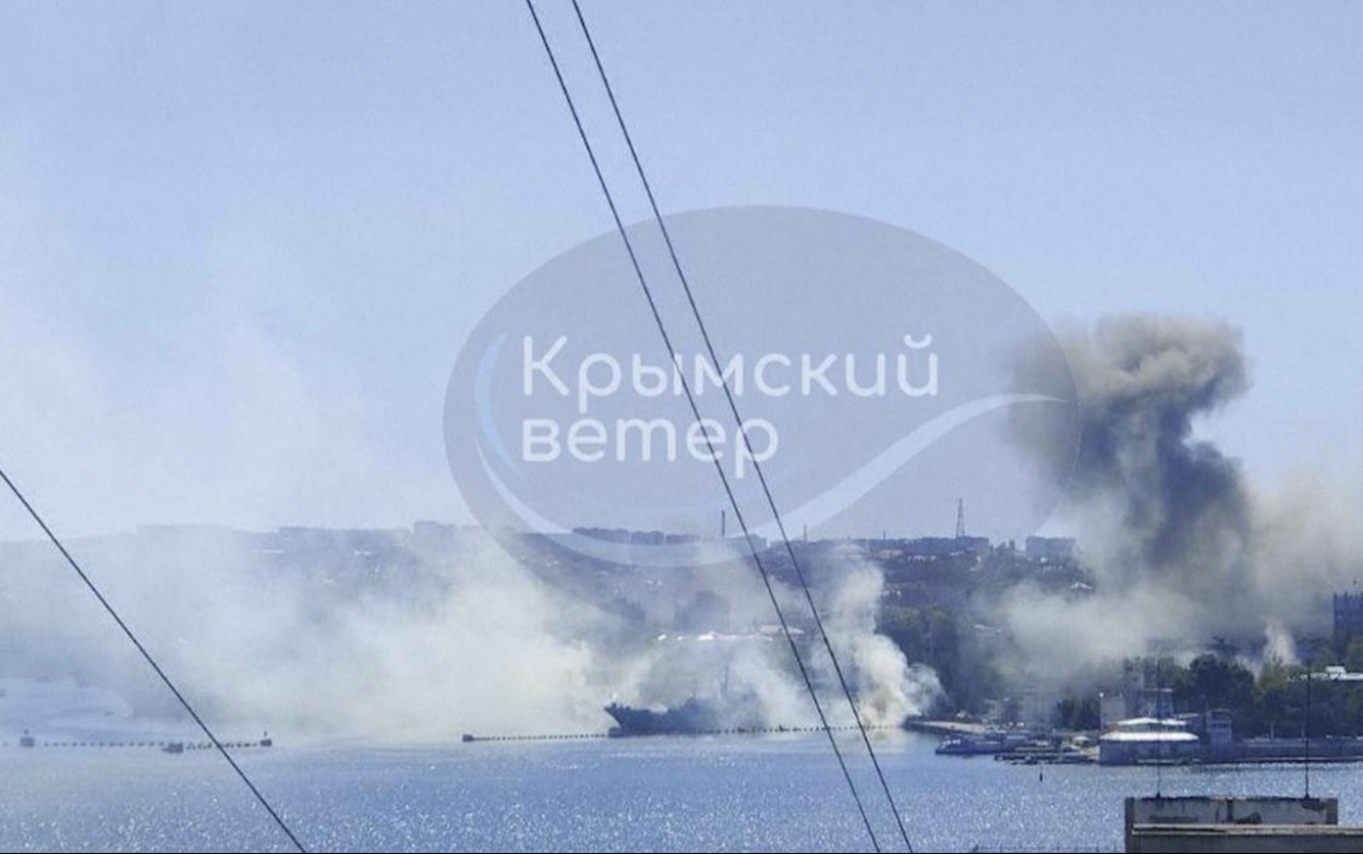 Letectvo zničilo na Kryme jednu z najmodernejších lodí ruskej Čiernomorskej flotily