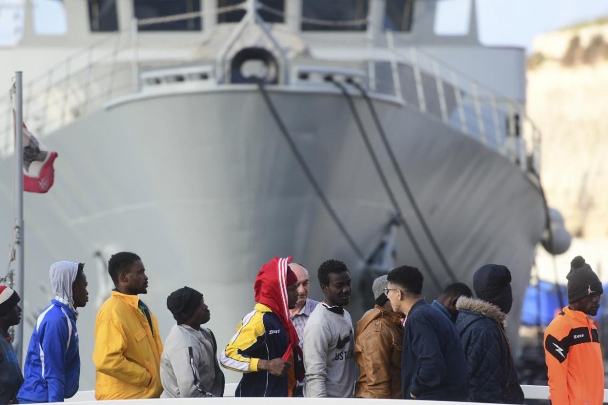 V Líbyi čaká 700-tisíc migrantov. Európe hrozí ďalšia migračná kríza, varuje Taliansko