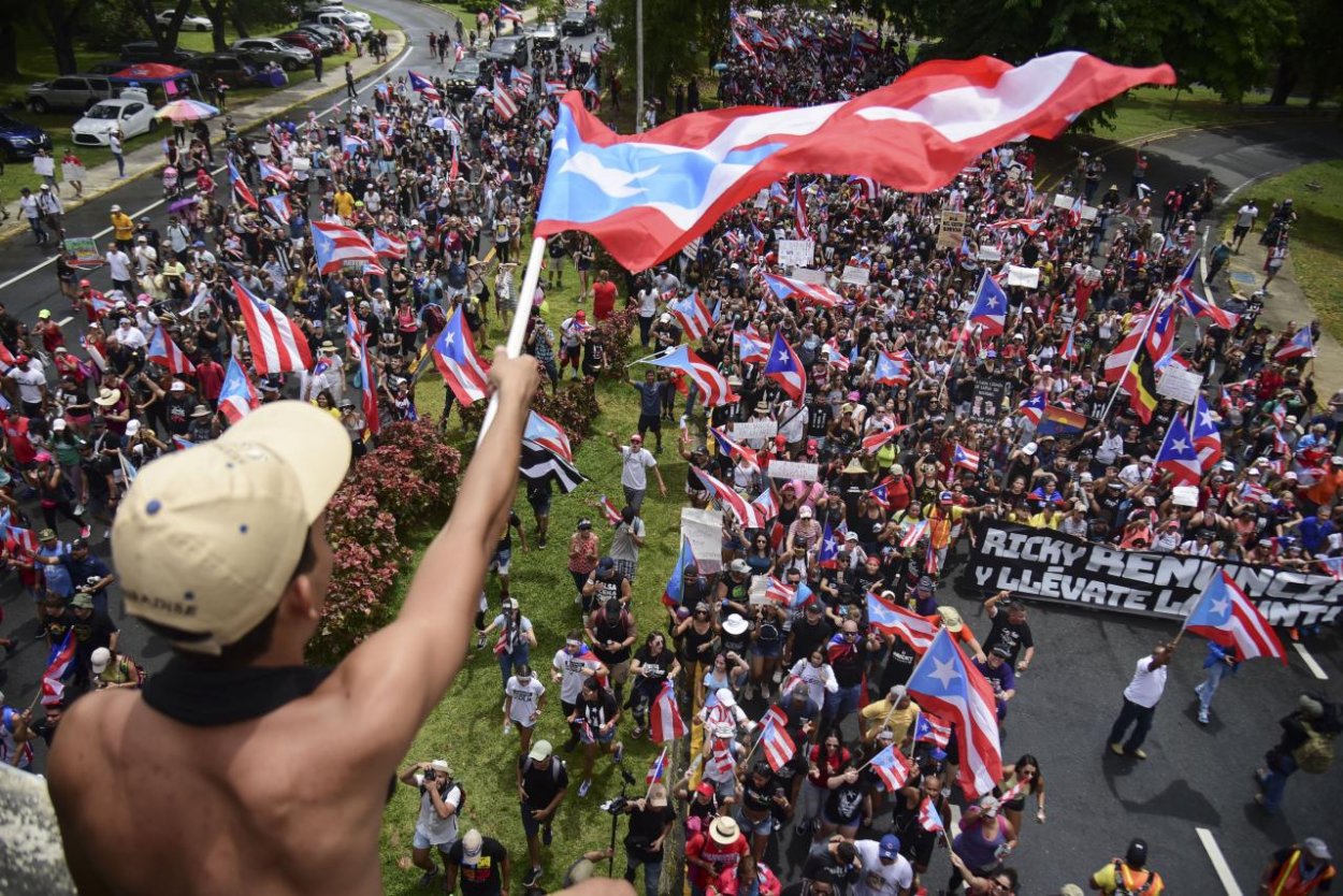 Guvernér Portorika odstúpi po dvanástich dňoch protestov