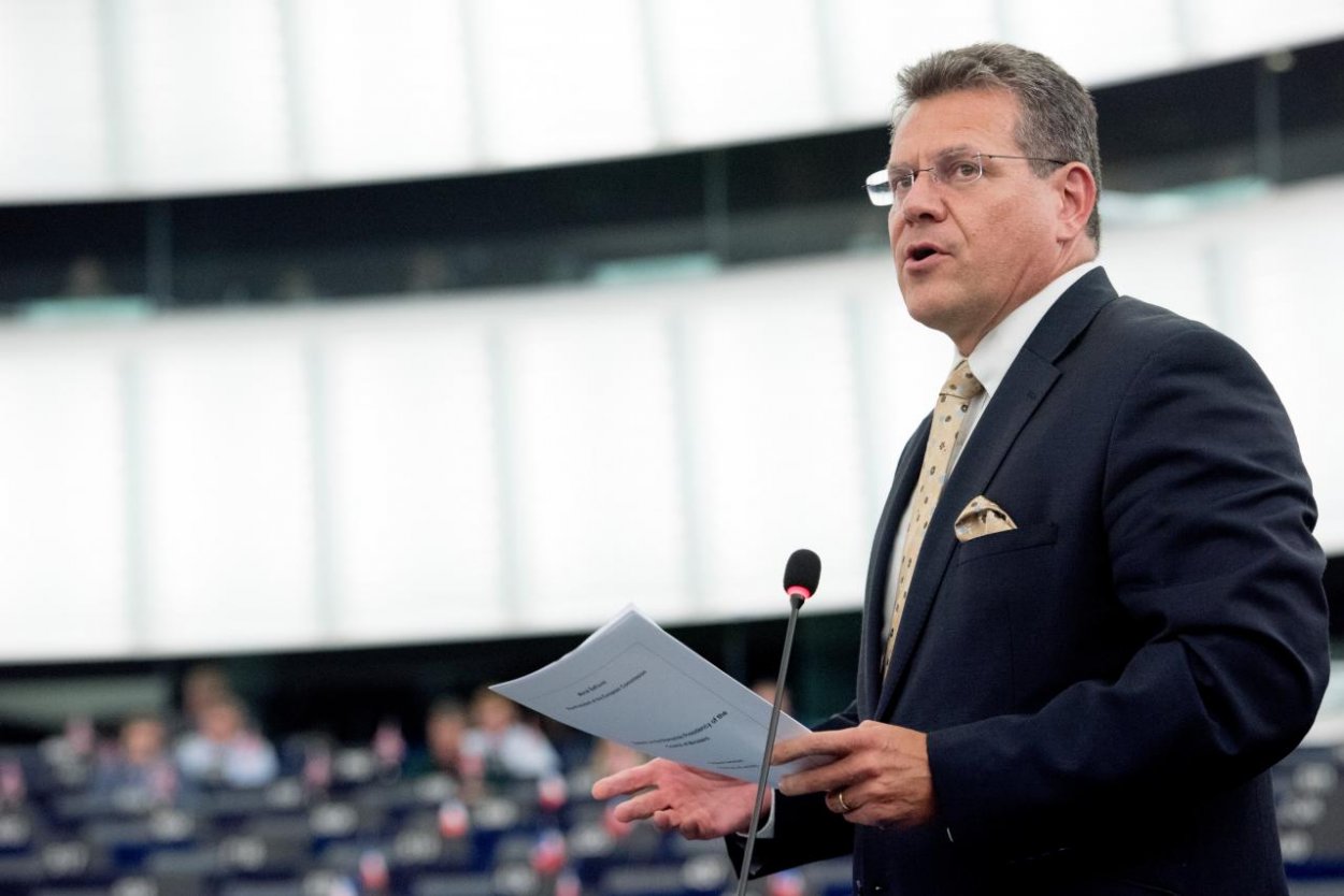 V Európskom parlamente vypočúvali Šefčoviča