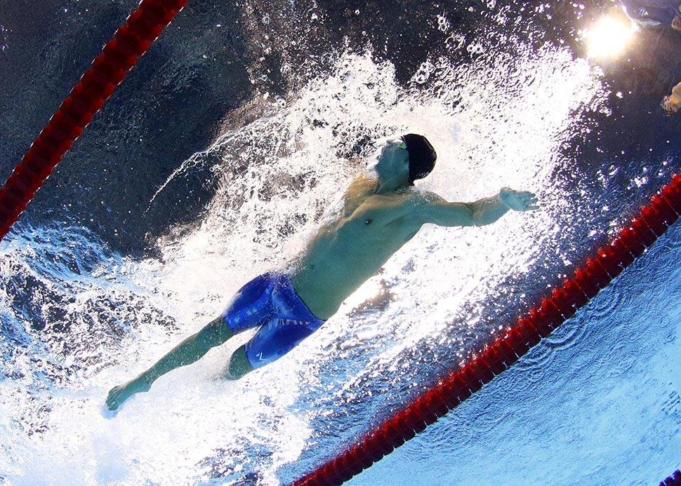 Phelps už nemusí plávať