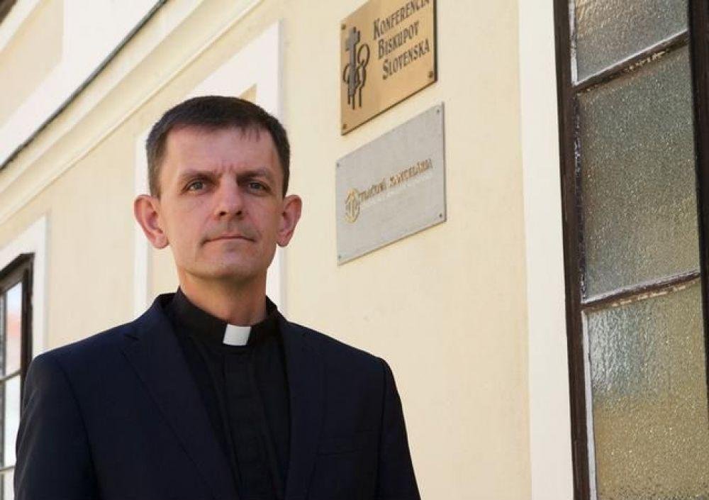 Skvelý koncoročný počin slovenských biskupov. Poukázali na škodlivosť 8 dezinformačných médií