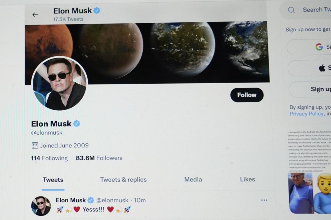 Musk na Twitteri vyzval amerických voličov, aby podporili republikánov