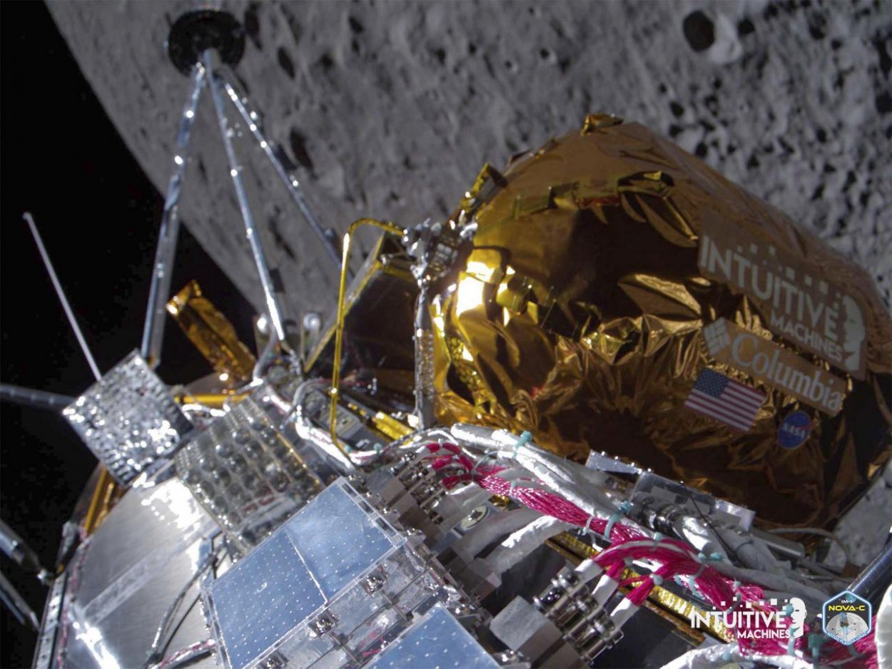 Lunárny modul Odysseus pristál na povrchu Mesiaca — čo to znamená podľa Juraja Petroviča