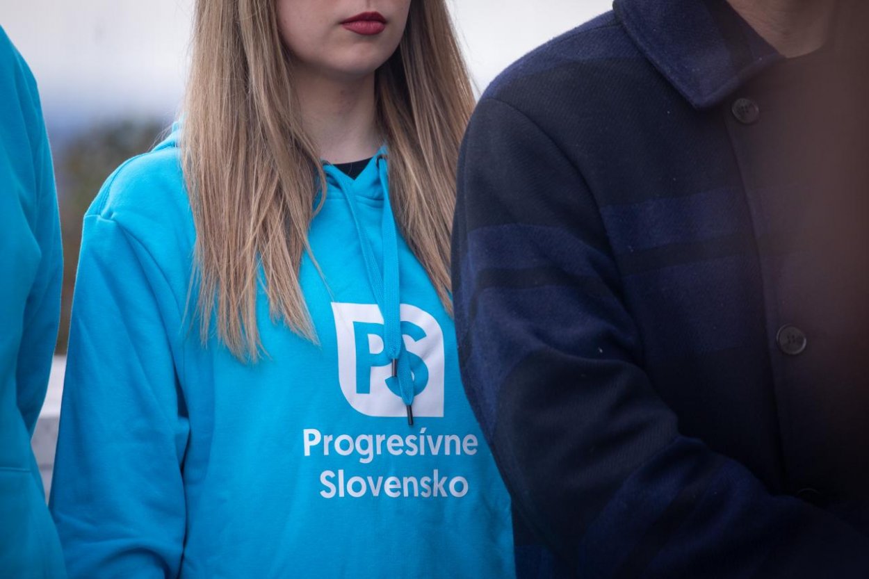 Najtransparentnejšiu kampaň vedie hnutie PS, jeho protipólom je Smer-SD, informuje Transparency International Slovensko