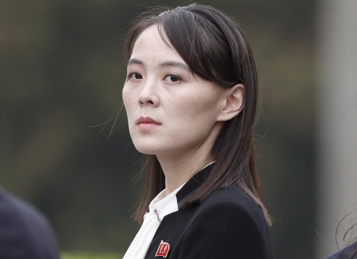 Sestru vodcu Kim Čong-una opäť dosadili do vrcholovej pozície