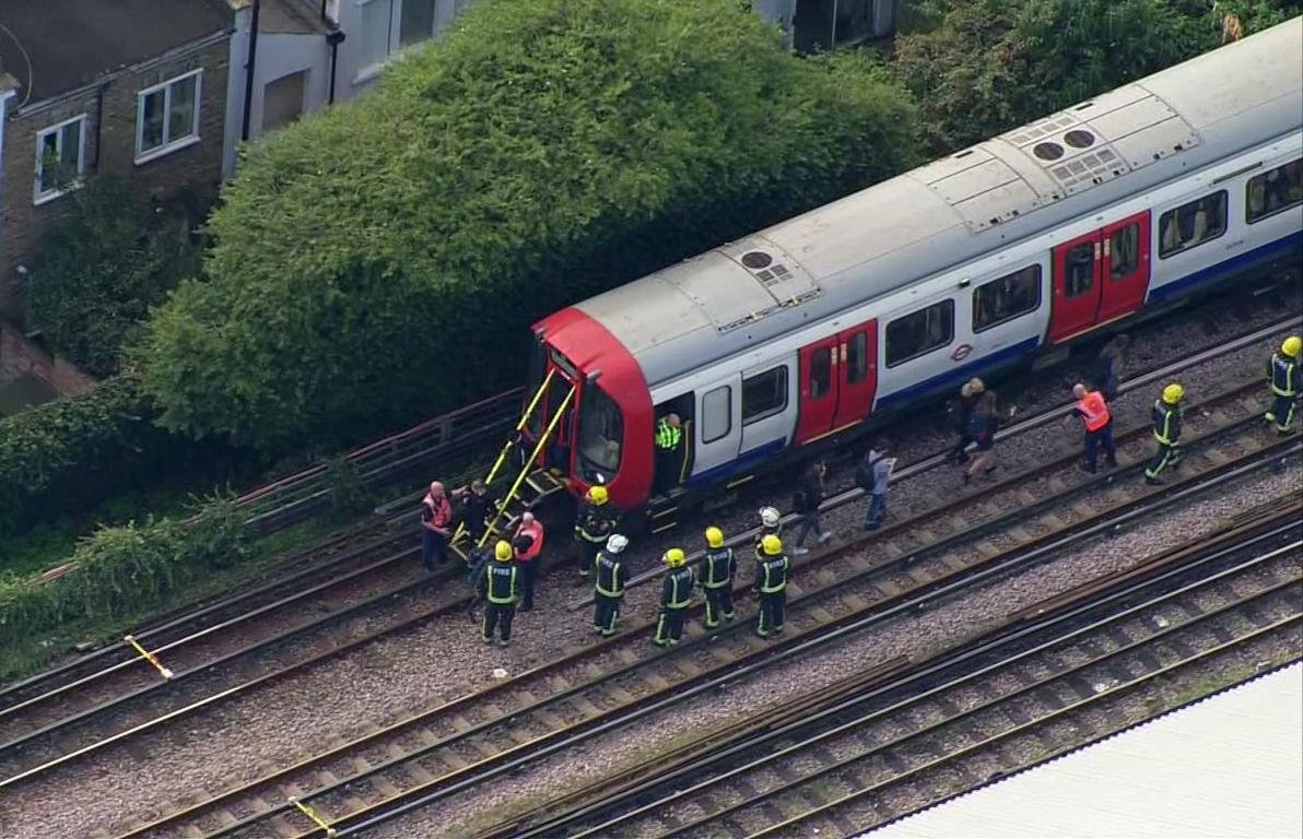 Výbuch v londýnskom metre bol podľa polície teroristickým útokom