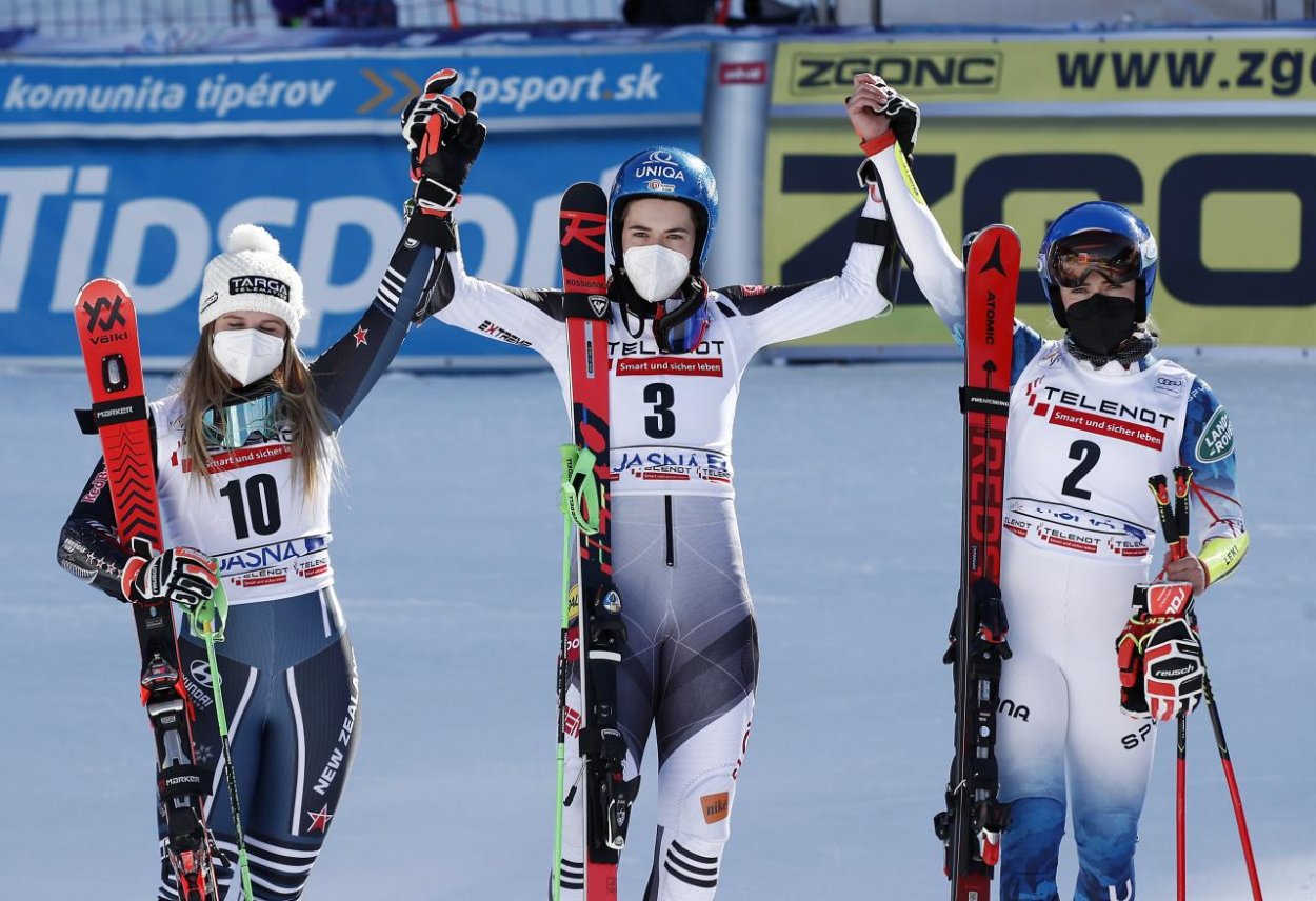 Petra Vlhová vyhrala obrovský slalom Svetového pohára v Jasnej a znovu je v súboji o Veľký krištálový glóbus