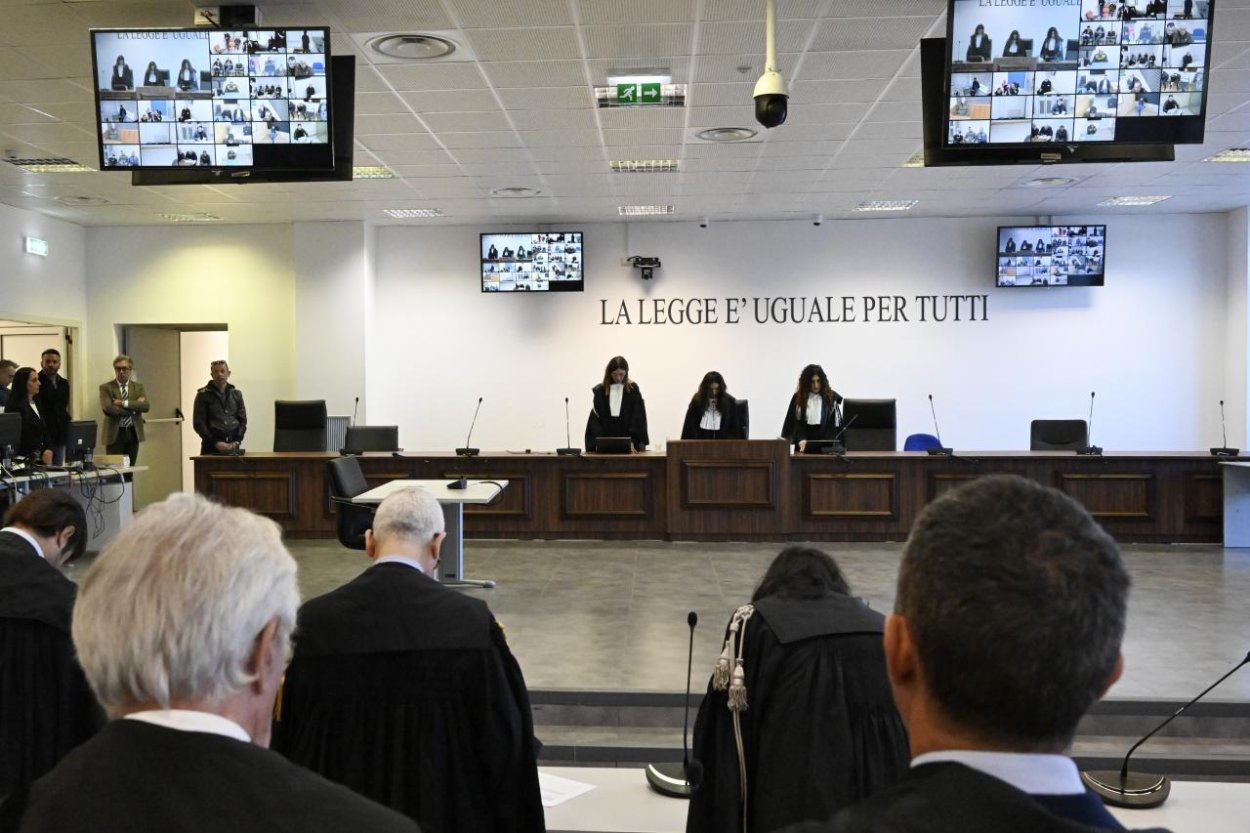 Viac ako 200 ľudí odsúdili v masívnom procese s 'Ndranghetou