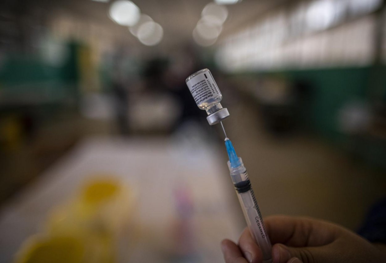 Šéf Pfizeru: Do roka po podaní dvoch dávok vakcíny bude zrejme potrebná i tretia