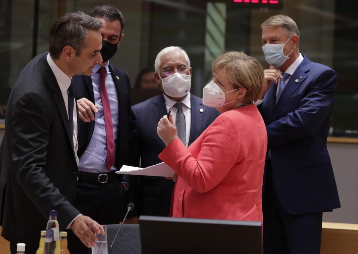 Historický moment. Lídri EÚ prijali záchranný balík po pandémii koronavírusu aj rozpočet