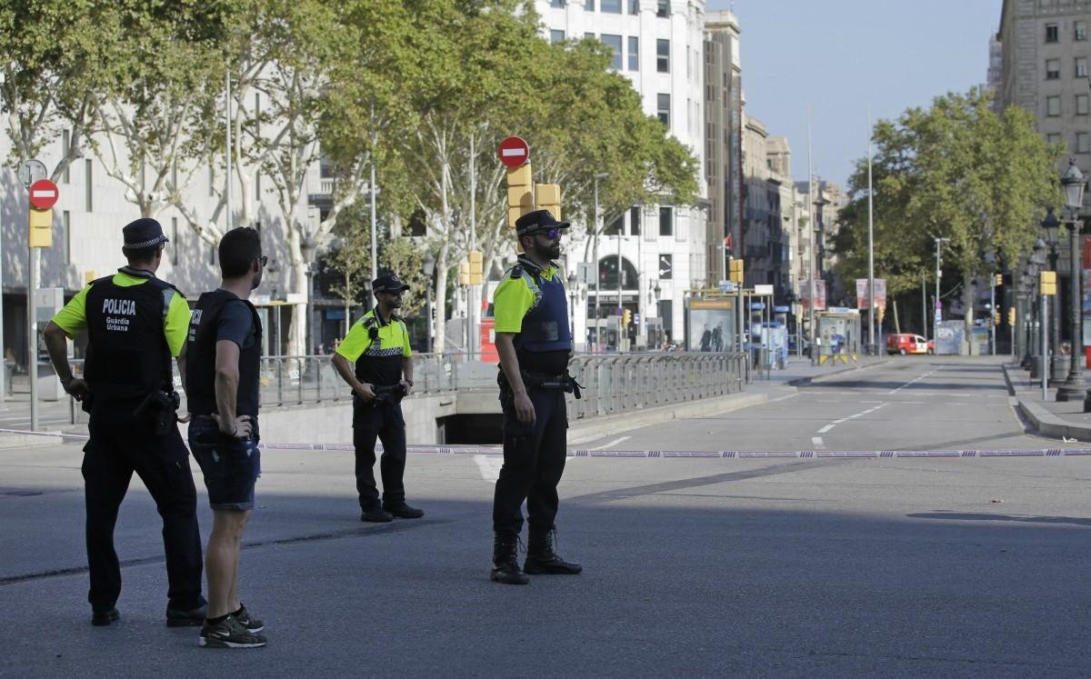 V centre Barcelony vrazila dodávka do davu ľudí