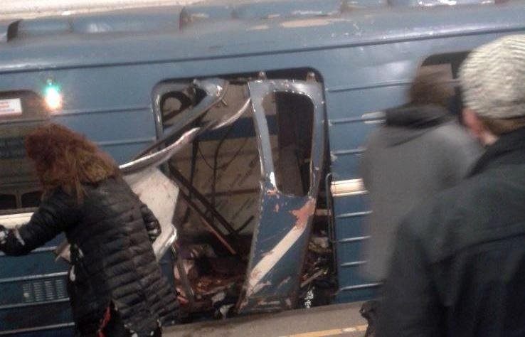 AKTUALIZÁCIA: Teroristický útok v petrohradskom metre si vyžiadal už štrnásť životov. Stanica metra je opäť uzatvorená.
