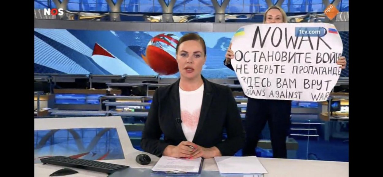 Zatknutá redaktorka Ovsjannikovová sa objavila na moskovskom súde, dostala pokutu