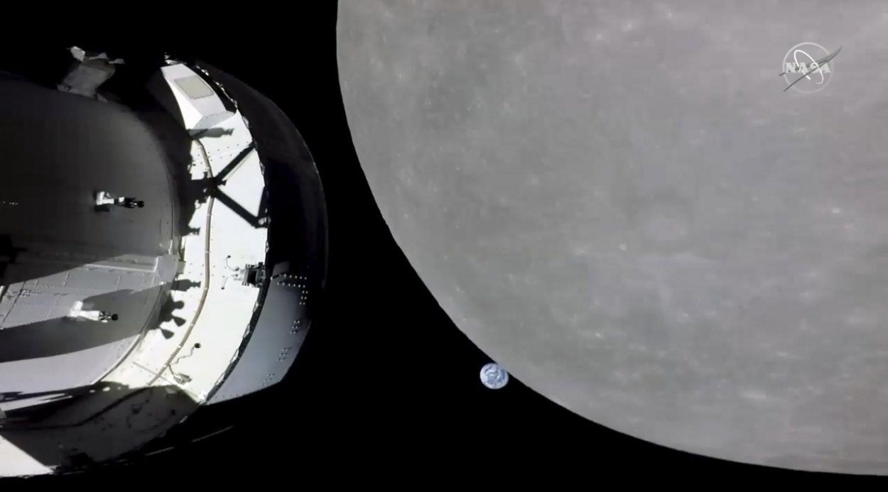 Vesmírna loď Orion sa priblížila k Mesiacu na 130 kilometrov
