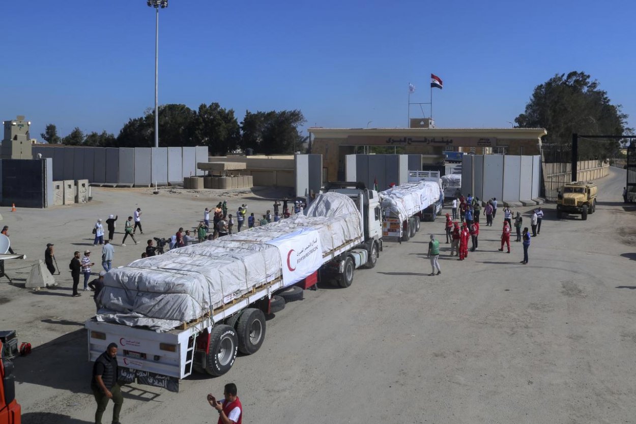 Z Egypta vstúpil do Gazy štvrtý konvoj s humanitárnou pomocou