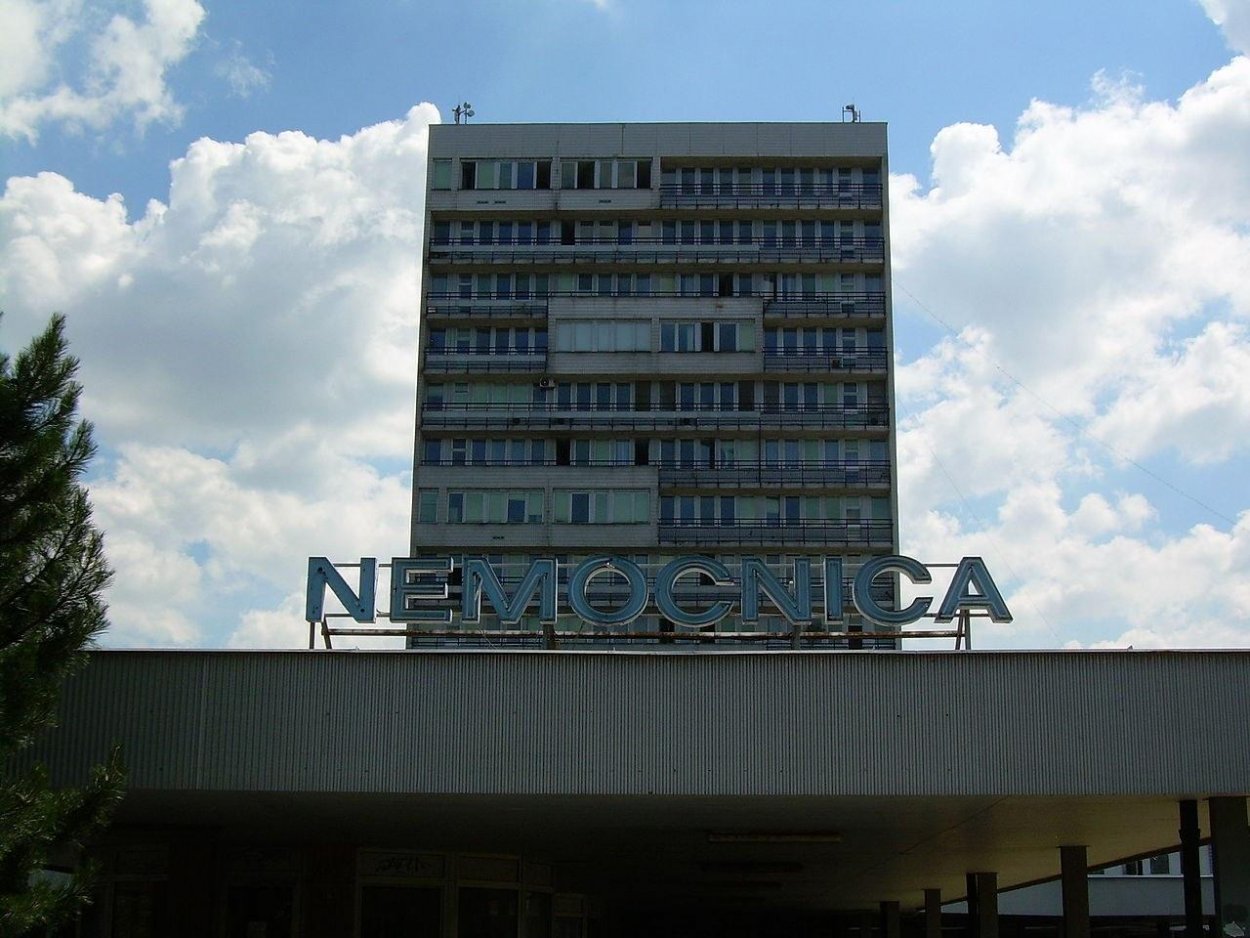 Univerzitná nemocnica Bratislava už neobjednáva pacientov na operácie v decembri