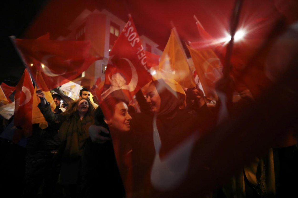 V súvislosti s pokusom o prevrat odsúdili v Turecku takmer 50 ľudí na doživotie 