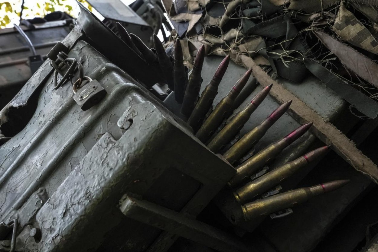 Europoslanci schválili, aby EÚ mohla zaslať viac munície pre Ukrajinu