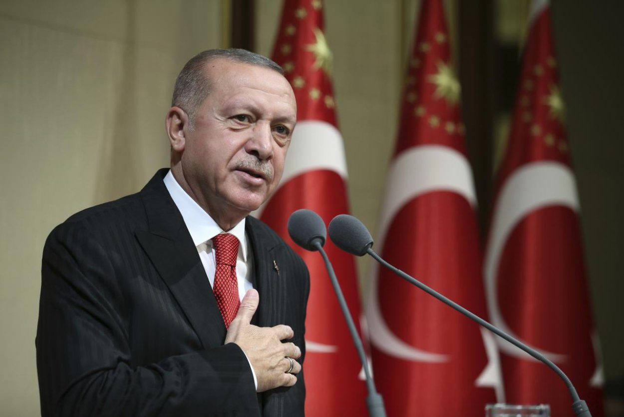 Turecko nariadilo zatknutie 133 dôstojníkov, údajných Gülenových stúpencov 