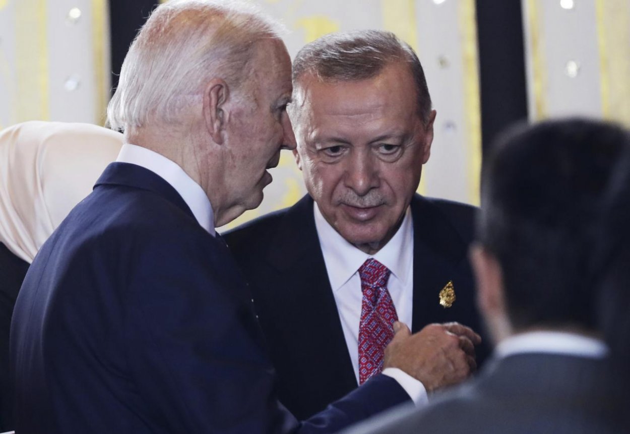 Biden a Erdogan hovorili o stíhačkách F-16 a žiadosti Švédska o vstup do NATO