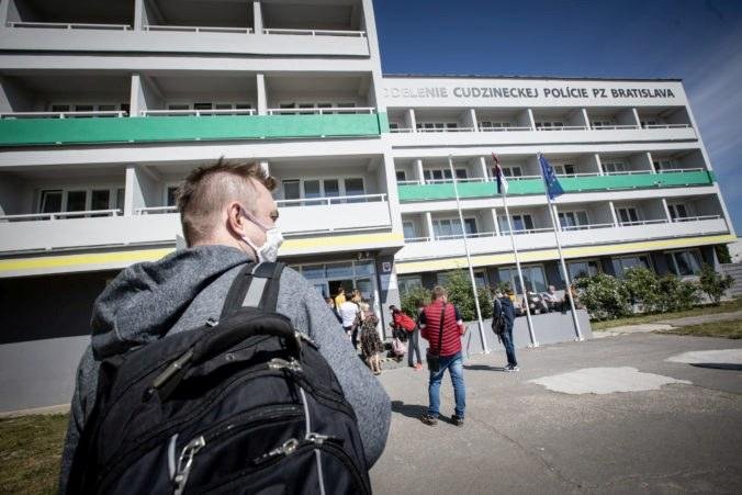 Polícia od pondelka do konca septembra zatvára pracoviská cudzineckej polície