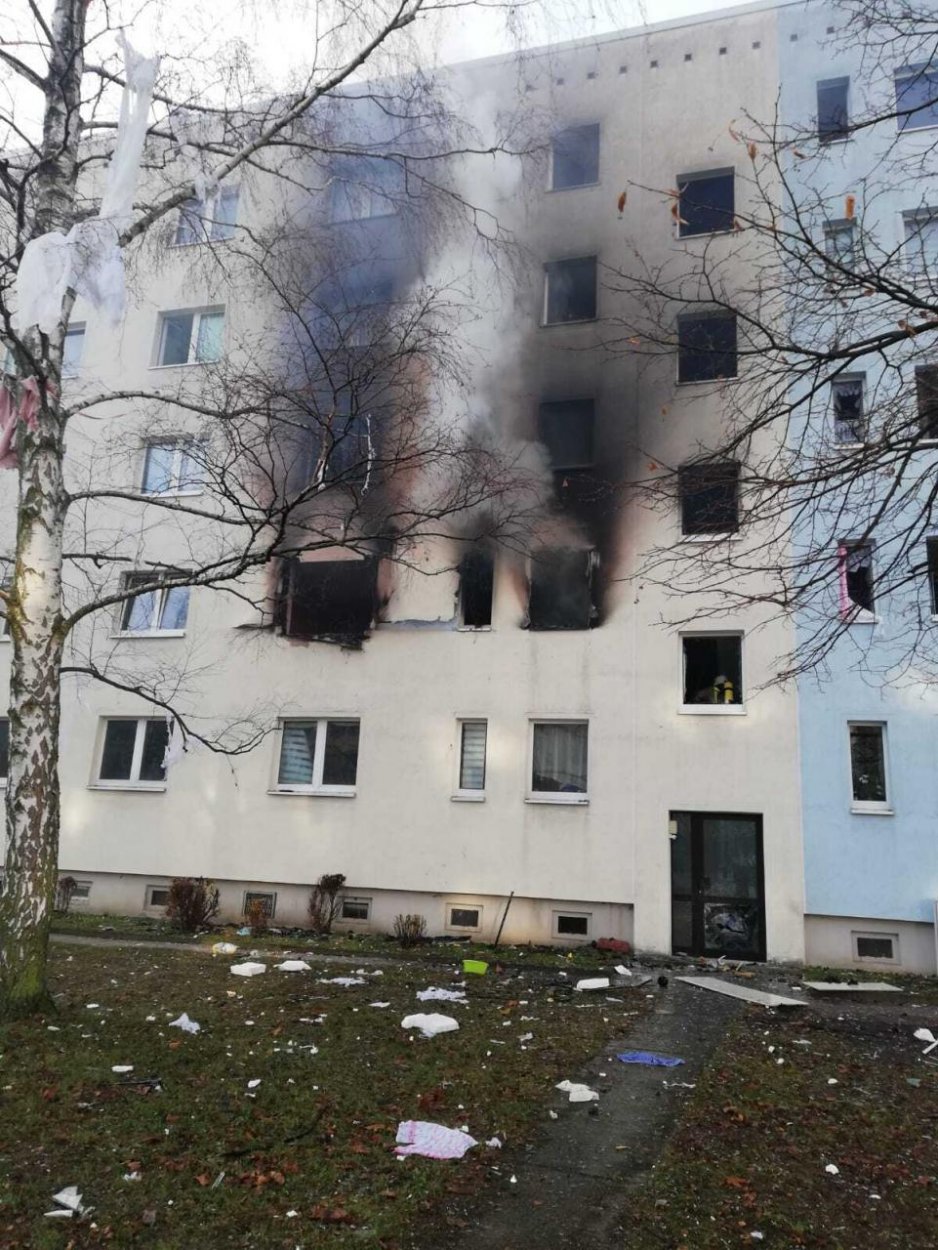V Nemecku došlo k výbuchu v obytnom dome, na mieste je najmenej 25 zranených