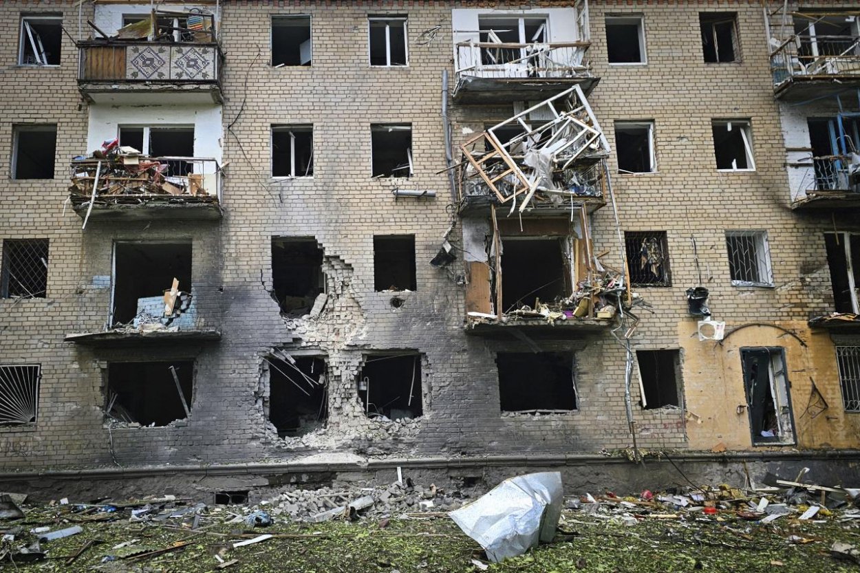 Ukrajina ONLINE: Ukrajina viní Rusko zo zadržiavania a zabíjania civilistov v Charkovskej oblasti