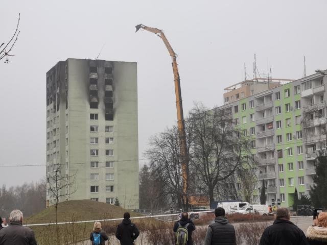 V súvislosti s výbuchom bytovky v Prešove obvinila polícia ďalších dvoch ľudí