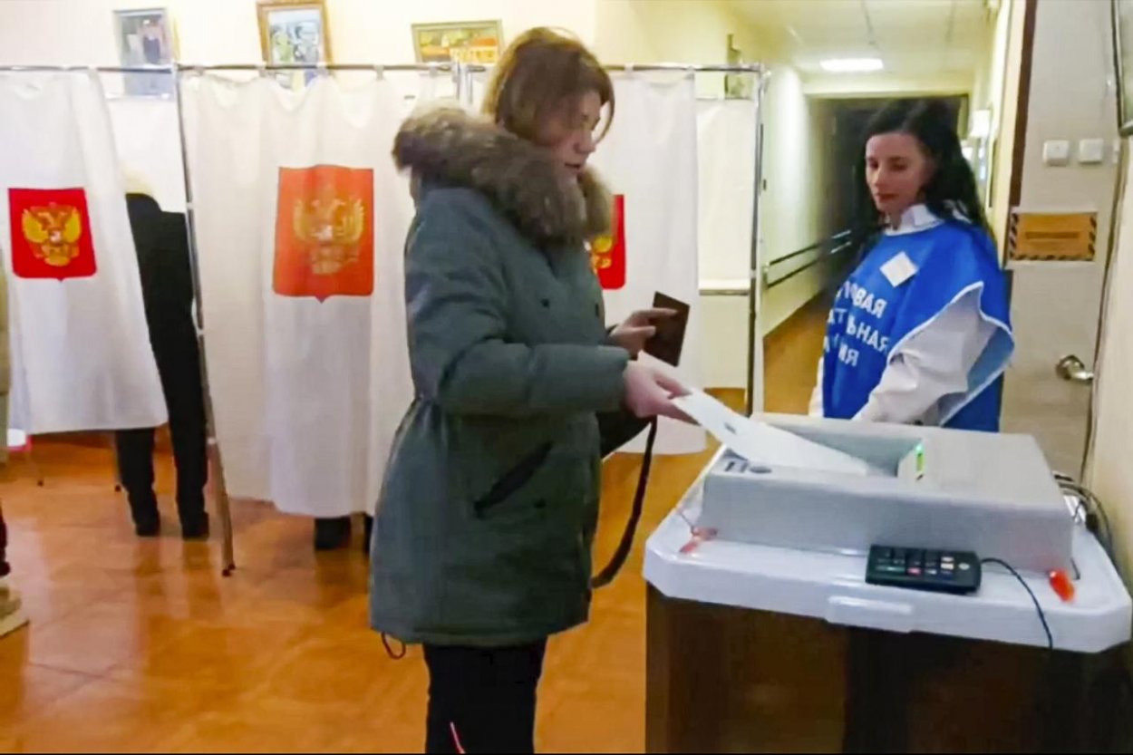 V Rusku sa začali prezidentské voľby, ako prví hlasujú voliči na Ďalekom východe
