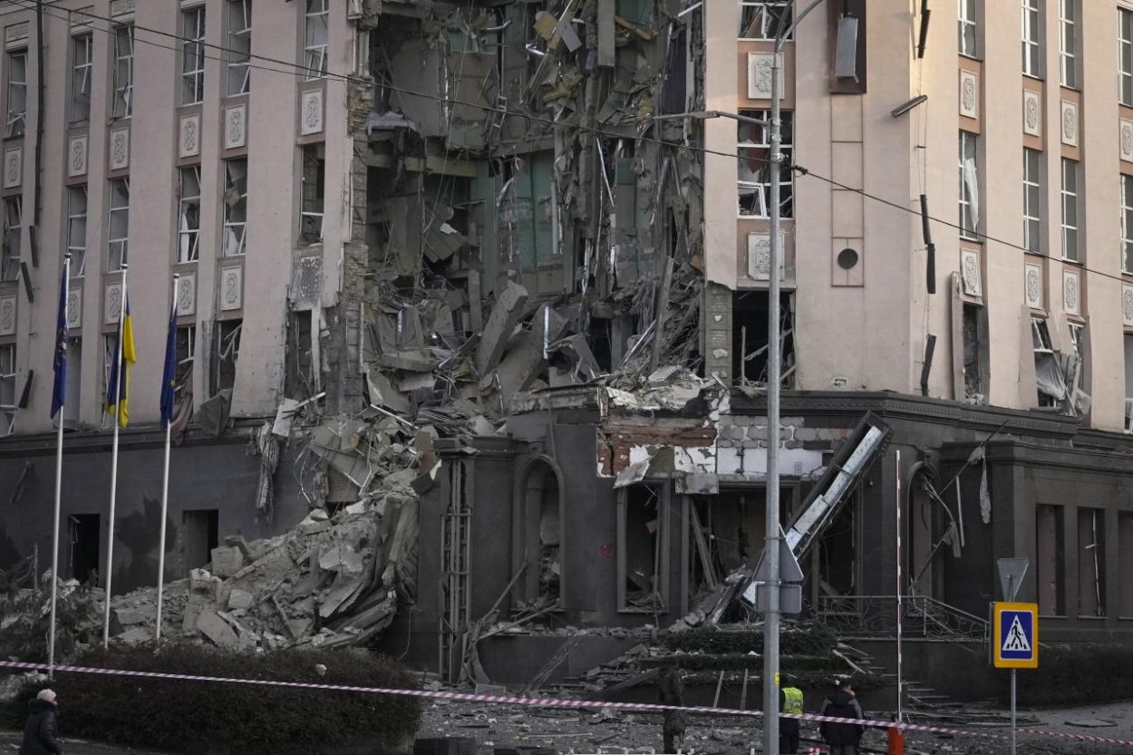 Z Kyjeva hlásia viacero výbuchov, ruské útoky nastali aj v iných častiach Ukrajiny