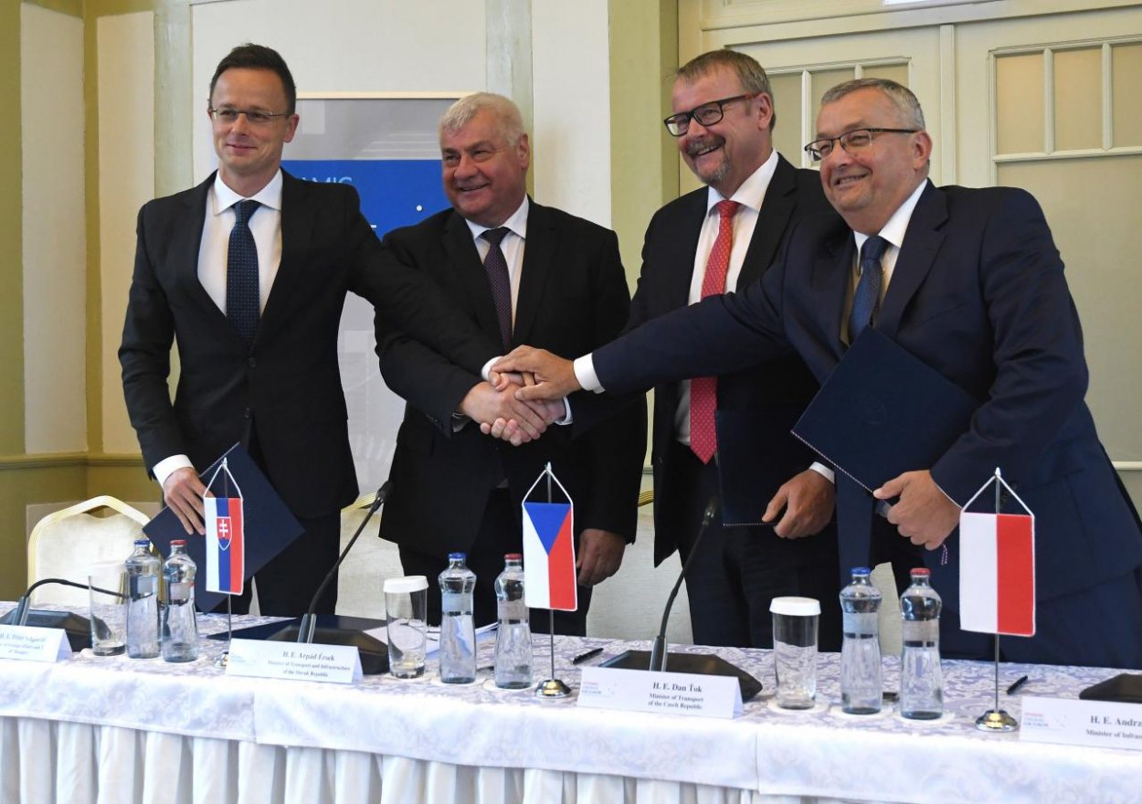 Český minister dopravy Dan Ťok sa dohodol na odstúpení z vlády
