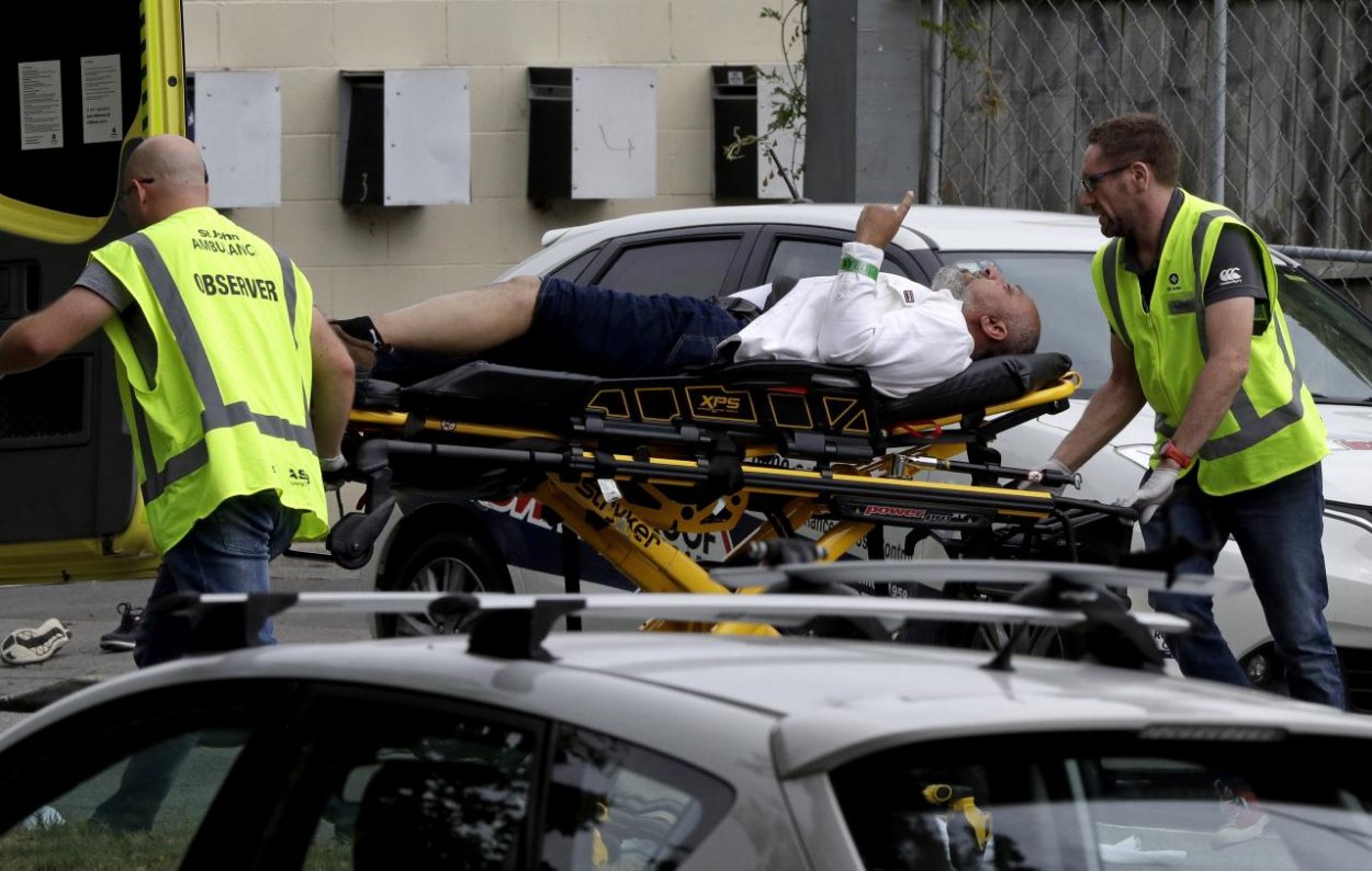 Krvavý piatok. Streľba v mešitách si na Novom Zélande vyžiadala viac ako 40 obetí, vrah vysielal naživo