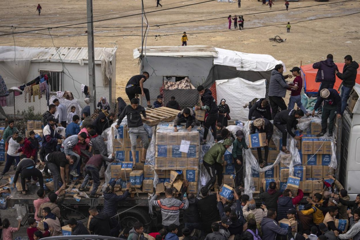 Izrael otvoril priechod Kerem Šalom pre nákladné autá s pomocou pre Gazu