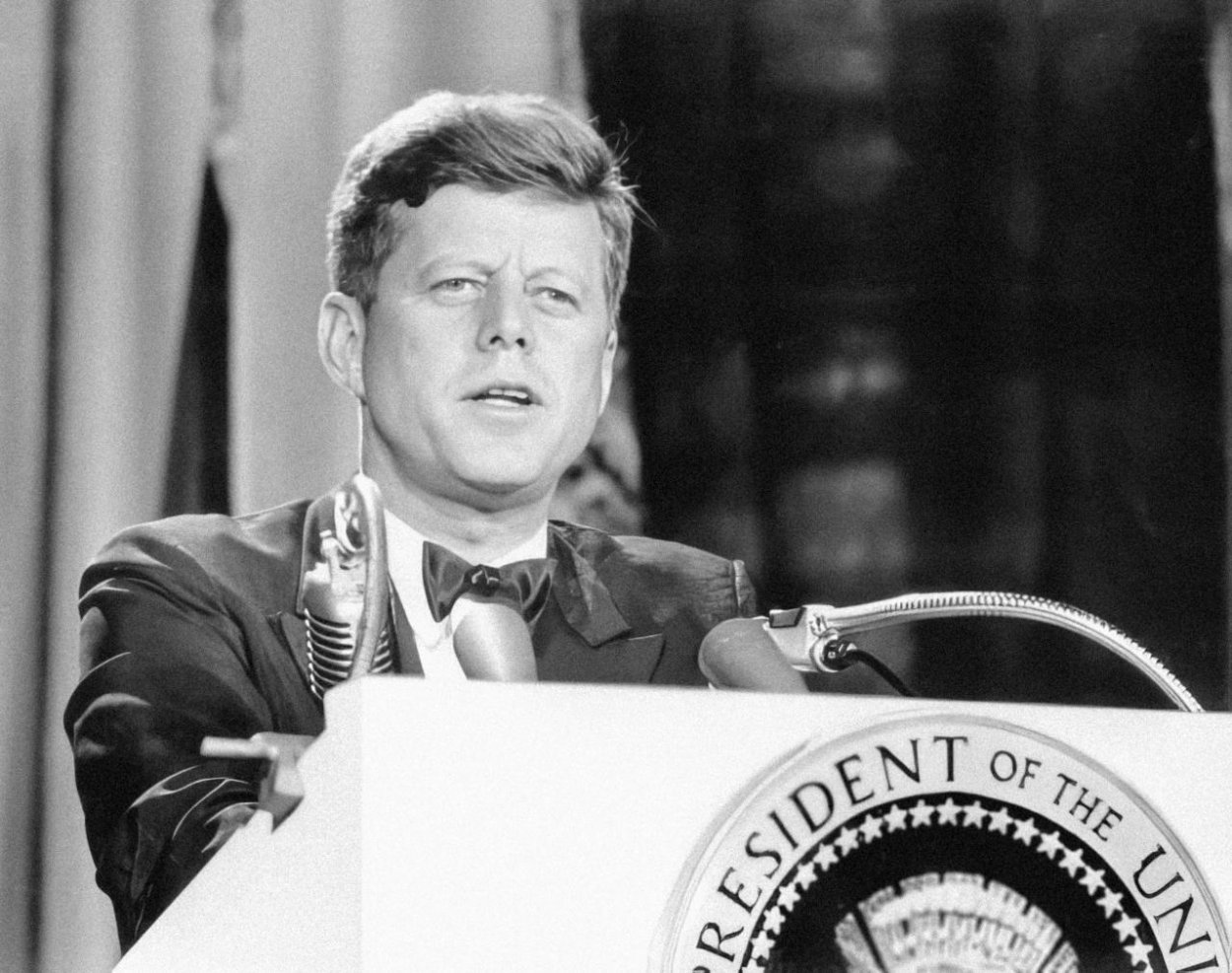 Dynastia Kennedyovcov: Americká kráľovská rodina