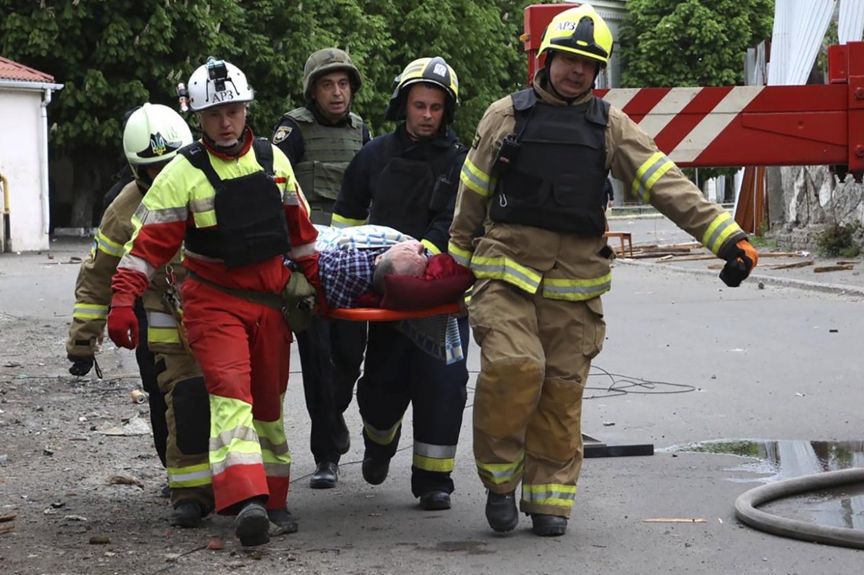 Ukrajina ONLINE: Počet obetí ruského útoku na Dnepropetrovskú oblasť stúpol na deväť​
