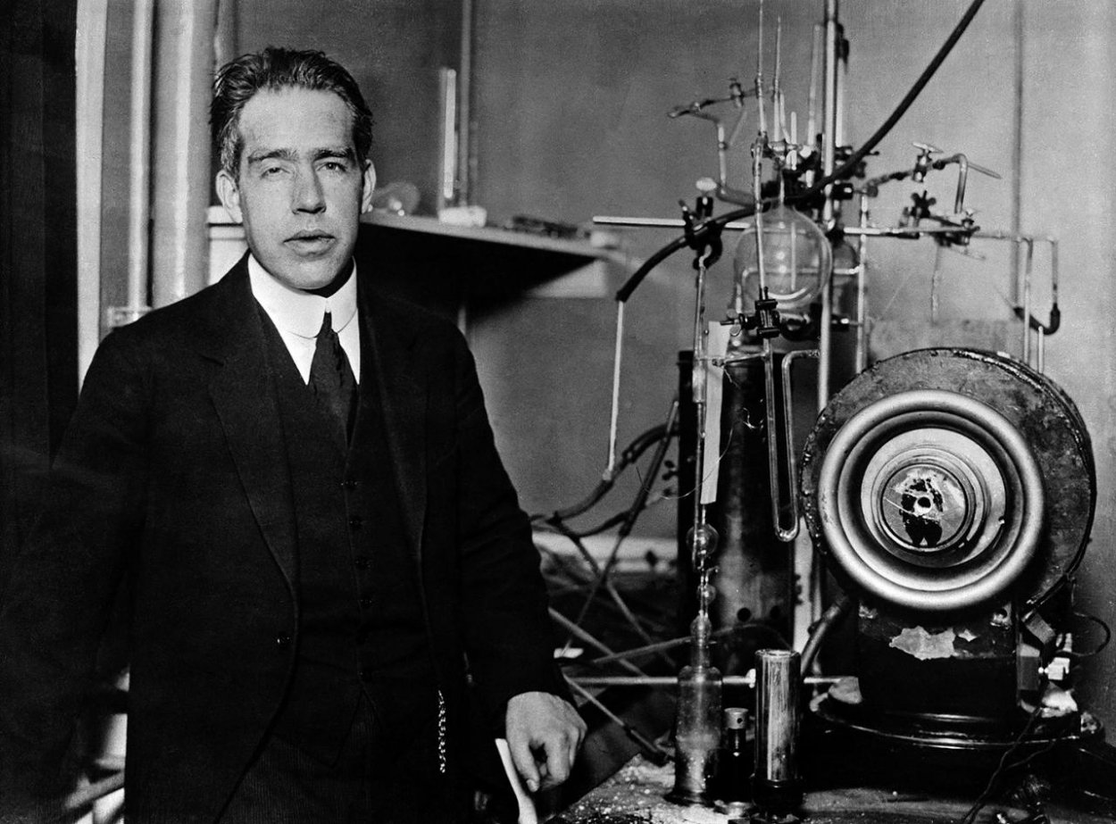 Hríb, Mojžiš: Ako pán Niels Bohr vysvetlil atóm