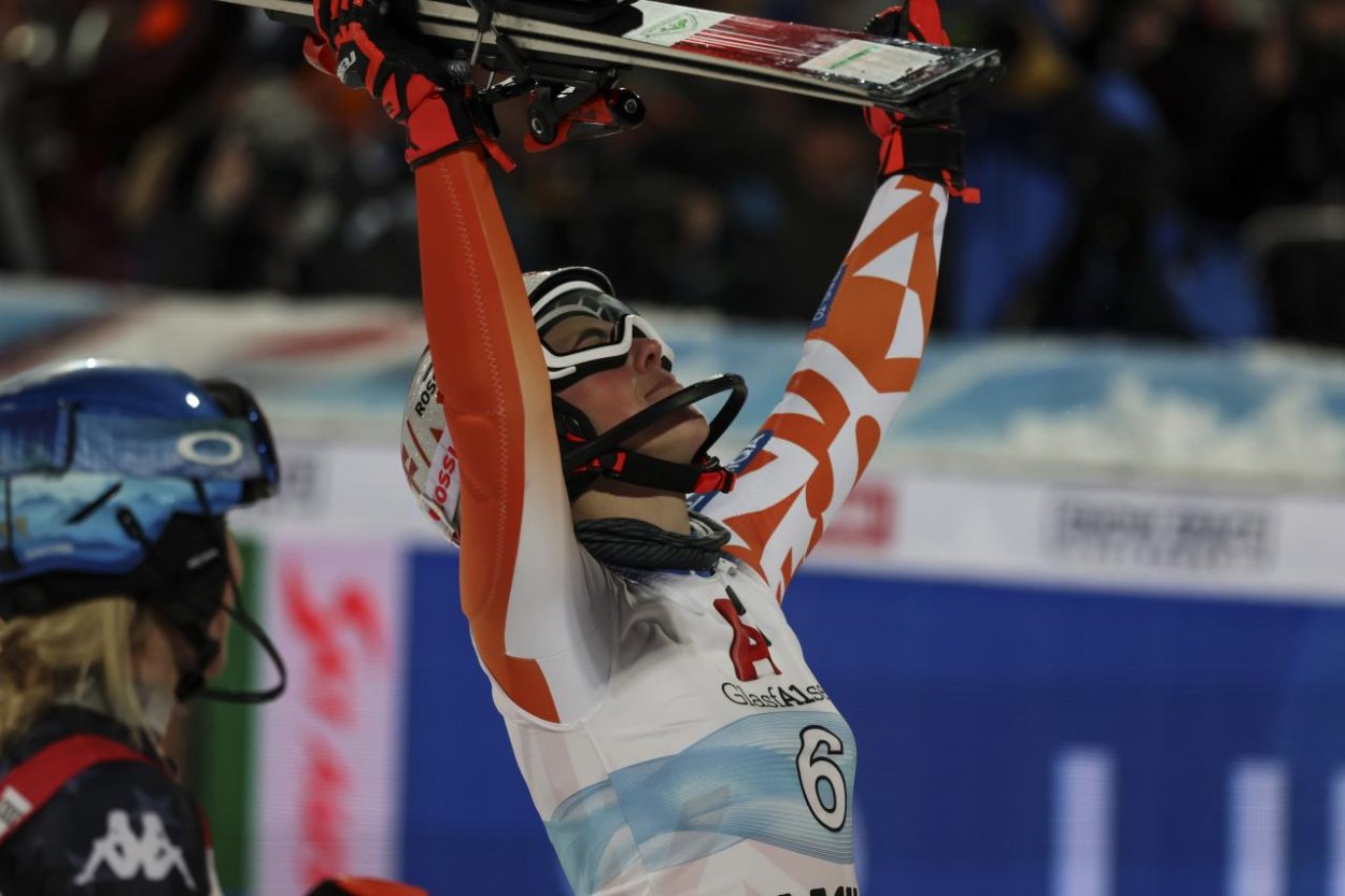 Petra Vlhová zvíťazila v nočnom slalome vo Flachau