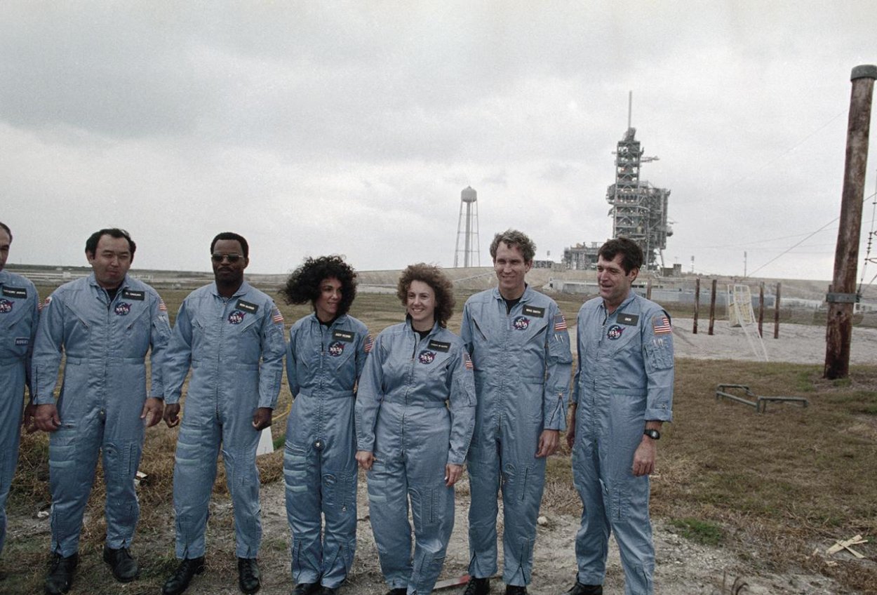 Space Shuttle: Ťahúň a prvých sedem statočných