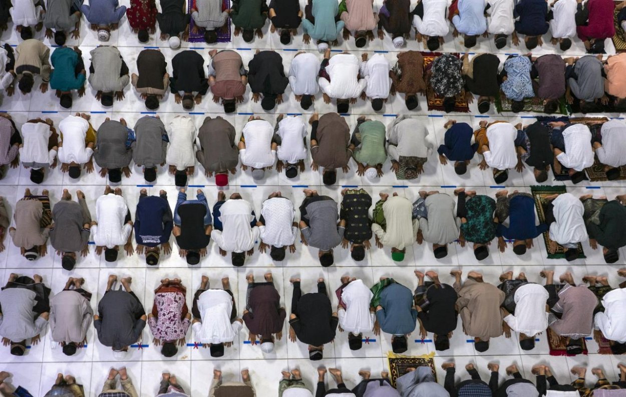 V moslimskom svete sa začal pôstny mesiac ramadán