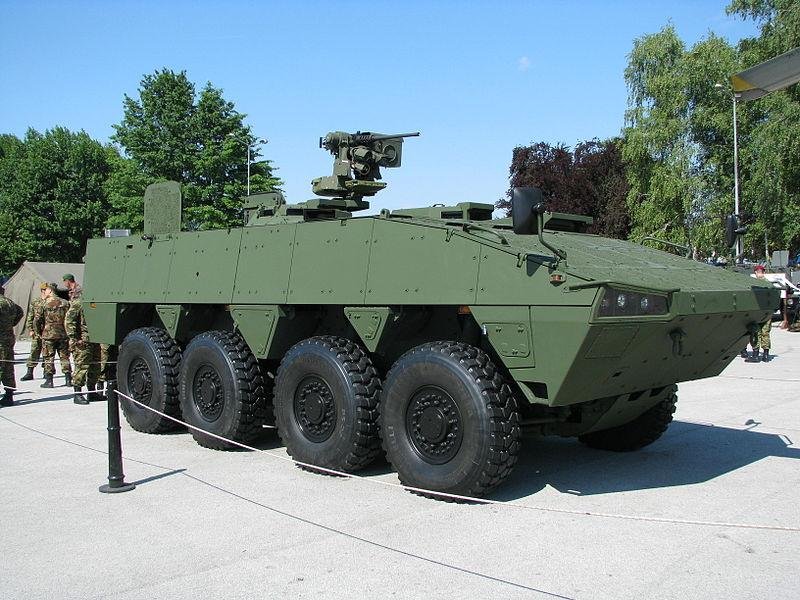 Vláda odobrila nákup bojových obrnených vozidiel 8x8