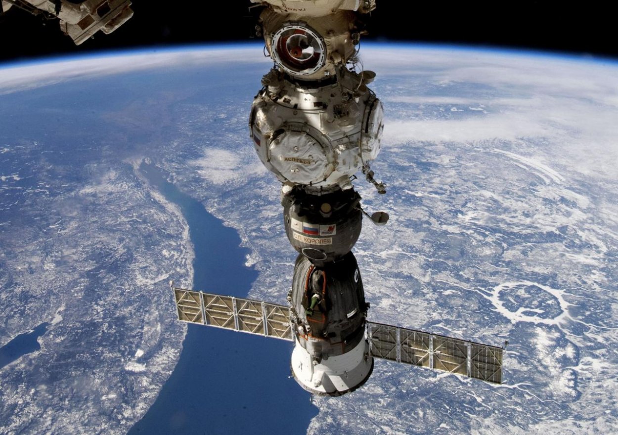 ISS museli odkloniť z dráhy, aby zabránili kolízii s vesmírnym odpadom