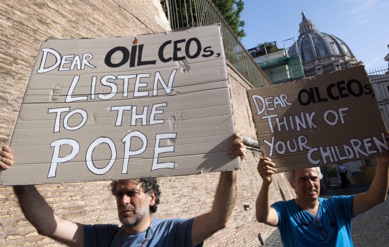 Pápež vyzval predstaviteľov ropného priemyslu na boj proti zmene klímy