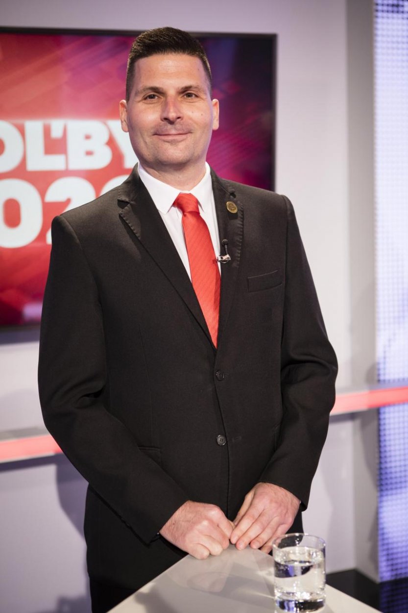 Počet kandidátov na prezidenta klesol na 10, Róbert Švec kandidovať nemôže